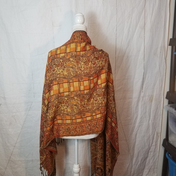 Bohemian Paisley Scarf with Fringe - Picture 9 of 10